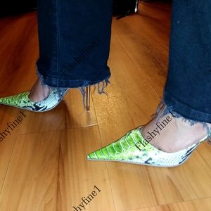 Carrini size 10 green snakeskin heels